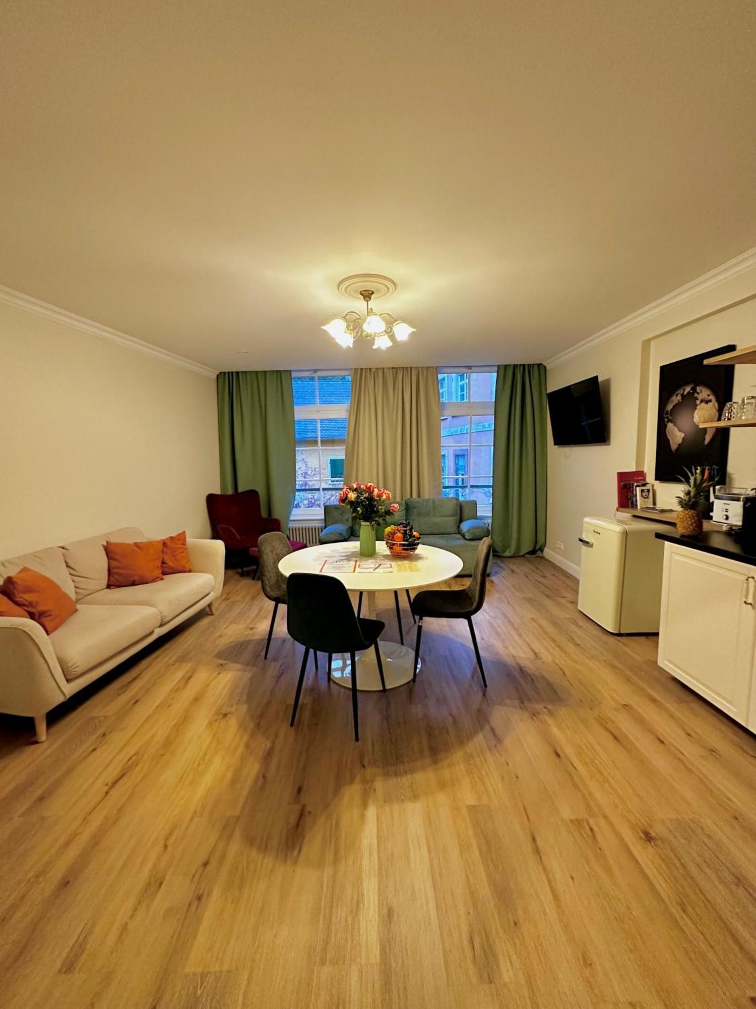 Hirsch Appartements Баден-Баден Екстер'єр фото
